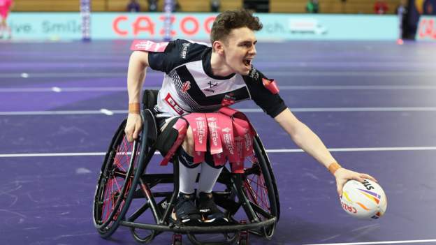 England beat Spain to move closer to last four
