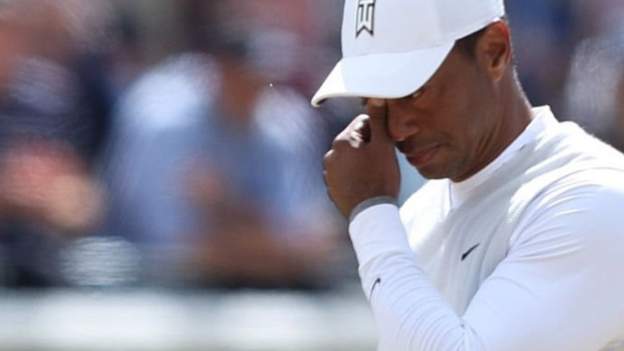 L’Open: Tiger Woods rate la coupe alors que Cameron Smith mène le 150e championnat à St Andrews