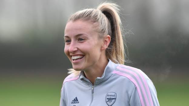 England captain Williamson back in Arsenal squad