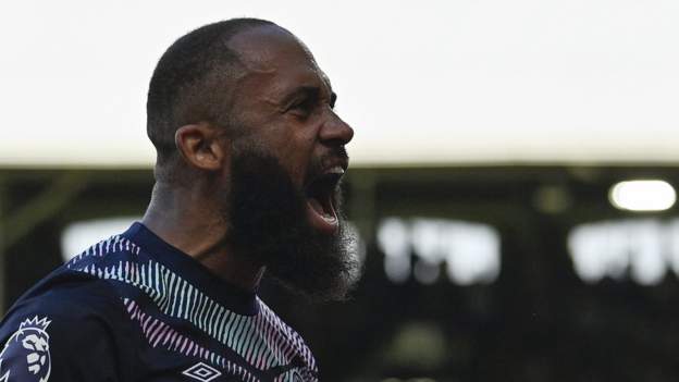 Mbeumo double helps Brentford beat 10-man Fulham