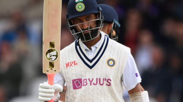 England v India: Cheteshwar Pujara &amp; Virat Kohli repel hosts at Headingley