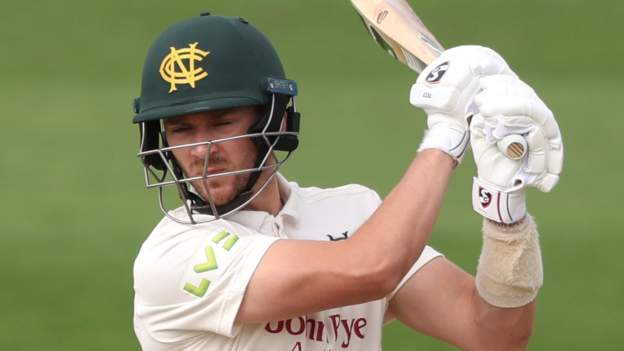 Kent hang on for draw after Clarke ton for Notts-ZoomTech News