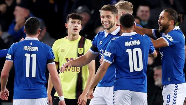 Everton 3-0 Burnley: Sean Dyche's side pay tribute to Bill Kenwright with EFL Cup win