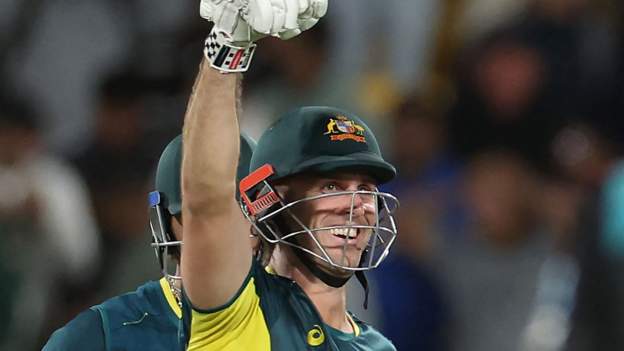 Australia venció a Nueva Zelanda en el thriller T20 del final balón CINEINFO12