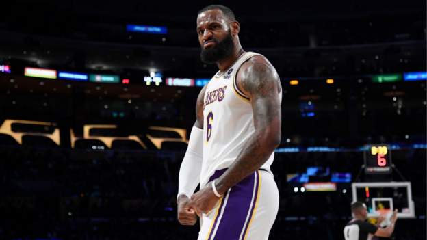 NBA round-up: LA Lakers beat Orlando Magic to rekindle play-off hopes - BBC  Sport