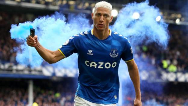 Everton beat Chelsea to boost survival hopes