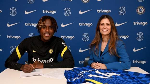 Chelsea tie down defender Trevoh Chalobah on a long term deal to 2026