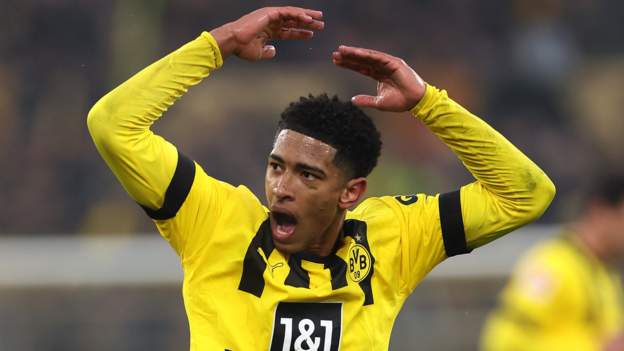 English pair score as Dortmund beat Augsburg