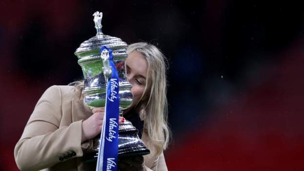 Women's FA Cup: What to look out for in the fourth round this weekend thumbnail