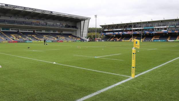 Worcester Warriors battle to avoid administration