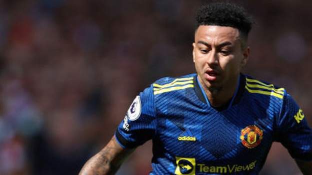 Jesse Lingard: West Ham make departing Manchester United midfielder offer to ret..