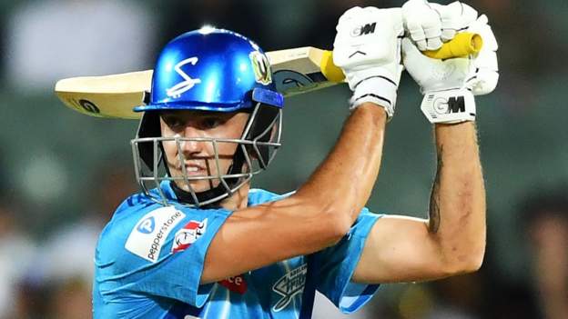 BBL: Adelaide Strikers seal record win over Hobart Hurricanes