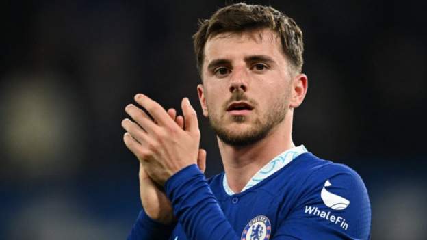 Mason Mount: Chelsea reject Man Utd's £40m bid for England midfielder