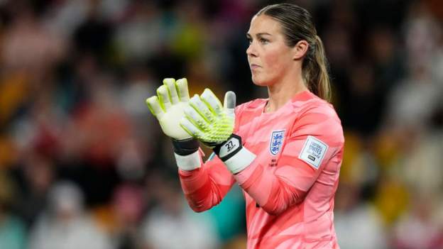 Earps sure 'best is yet to come' from England