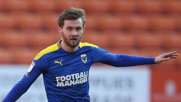 Newport County sign midfielder Shane McLoughlin from Salford City - BBC  Sport