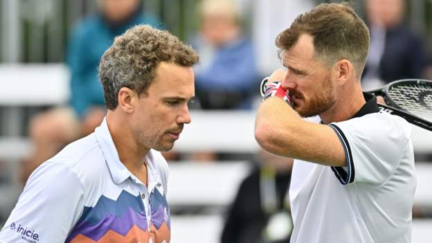 <div>US Open: Jamie Murray and Bruno Soares through to second round of men's doubles</div>