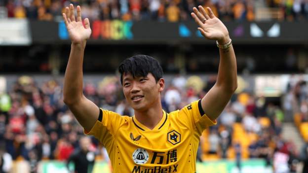 Hwang Hee-chan: Wolves sign South Korea forward on loan from RB Leipzig