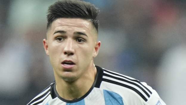 Enzo Fernandez: Benfica boss criticises Chelsea pursuit of Argentina midfielder