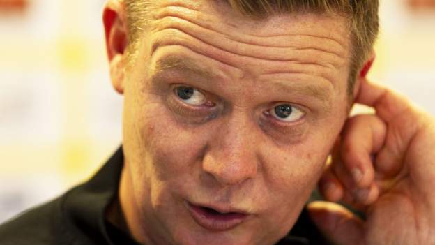 Pressure on Aberdeen in Europa League play-off - Robson