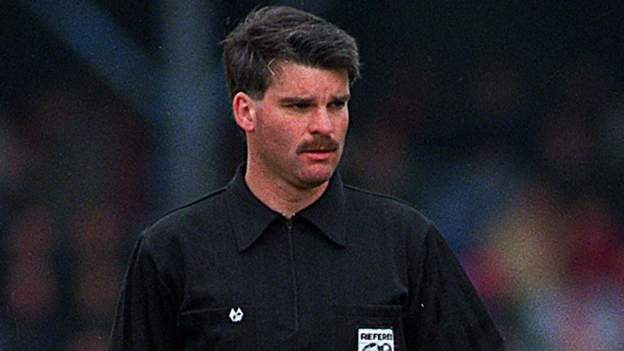 Alan Snoody: Der legendäre Schiedsrichter der Irish League spricht über WM-Erinnerungen und VAR