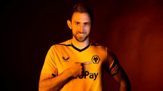 Wolves sign Dawson from West Ham for £3.3m