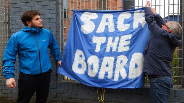 Three Everton directors leave club’s board
