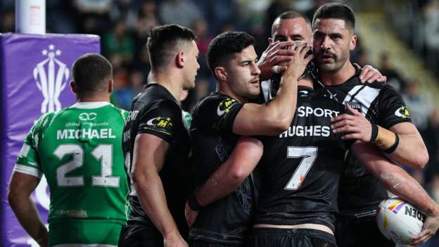 Ten-try New Zealand win leaves Ireland facing exit