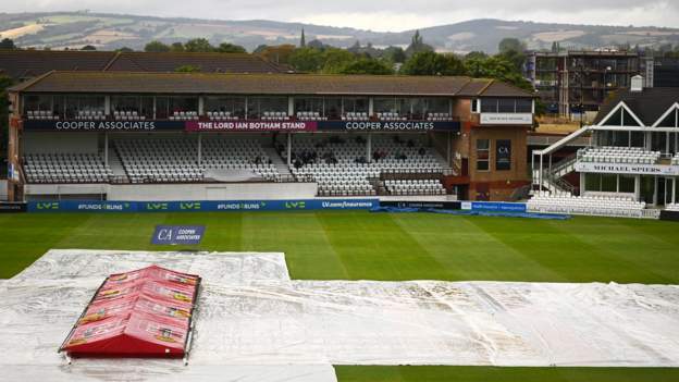 County Championship: Rain-ruined draw with Somerset takes Gloucestershire one step closer to relegation