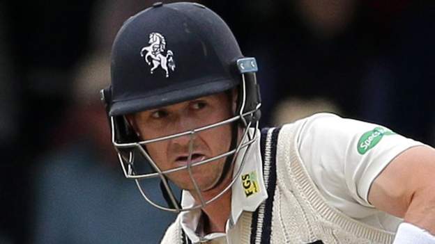 County Championship: Kent remains in pole position to avoid fall