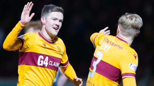 Motherwell blow away fellow strugglers Ross County