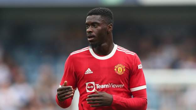 Axel Tuanzebe: Aston Villa re-sign defender on loan from Manchester United