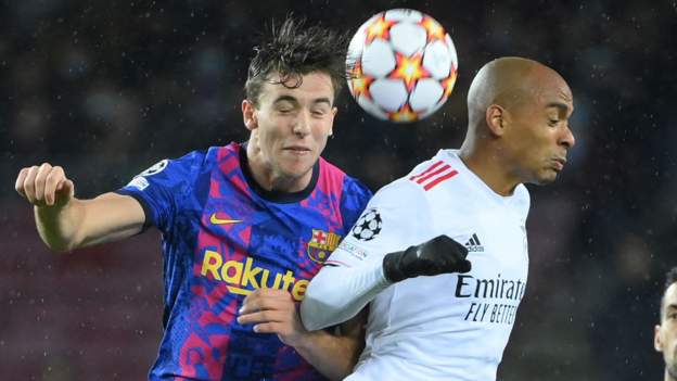 Barcelona 0-0 Benfica: Xavi's side face tense final group game against Bayern Mu..
