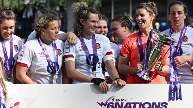 <div>Women's Six Nations 2022: 'Our journey hasn't finished', says England captain Sarah Hunter</div>