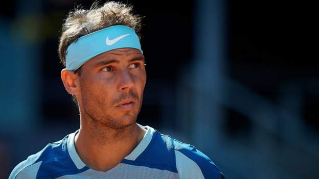 Italian Open: Rafael Nadal beats John Isner to reach third round in Rome - BBC Sport