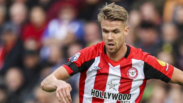 Ajer signs new Brentford deal until 2028