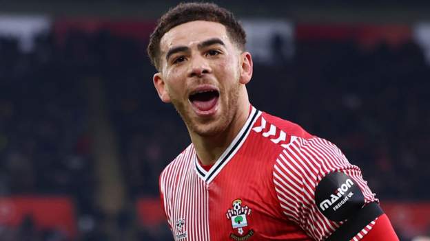 Southampton beat Wednesday to boost promotion push
