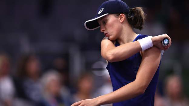 WTA Tour Finals: Iga Swiatek knocked out in semi-finals by Aryna Sabalenka