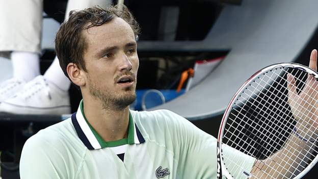 Australian Open: Second seed Daniil Medvedev wins in straight sets to reach fourth round