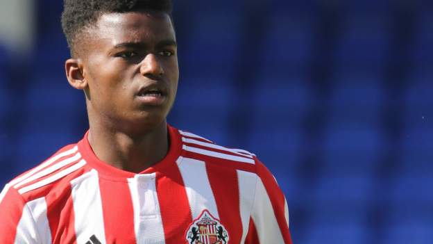 Bali Mumba: Sunderland's teenage midfielder commits future to club ...