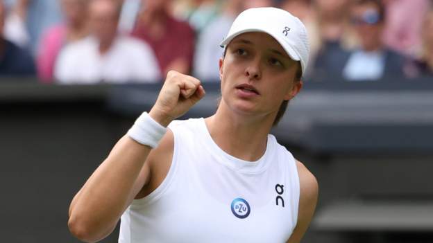 Swiatek steps up hunt for maiden Wimbledon title