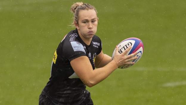 Exeter hammer Worcester to go top of Premier 15s