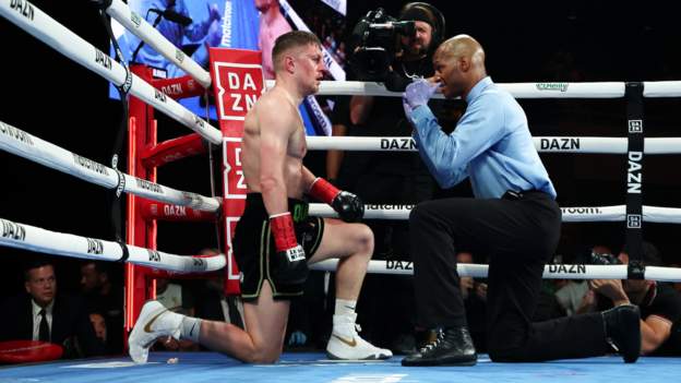Berlanga drops Quigley four times in points win