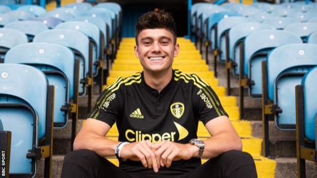 Daniel James: Leeds sign Wales winger from Manchester United