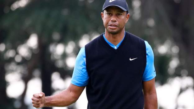 Zozo Championship: Tiger Woods extends lead in Japan - BBC Sport