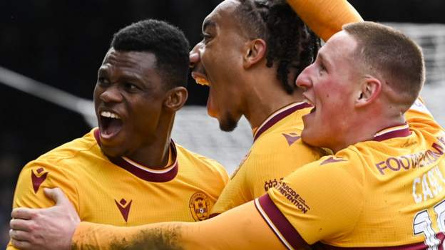 Motherwell beat Dundee in controversial five-goal epic