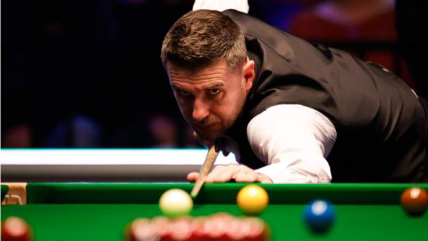 Tour Championship 2023 results: Mark Selby beats Ryan Day to reach semi ...