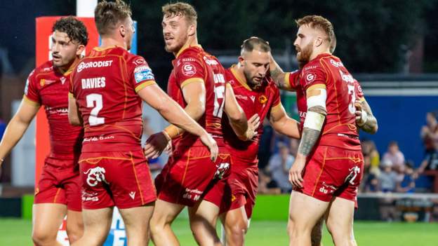 Catalans keep title hopes alive at gutsy Wakefield-ZoomTech News