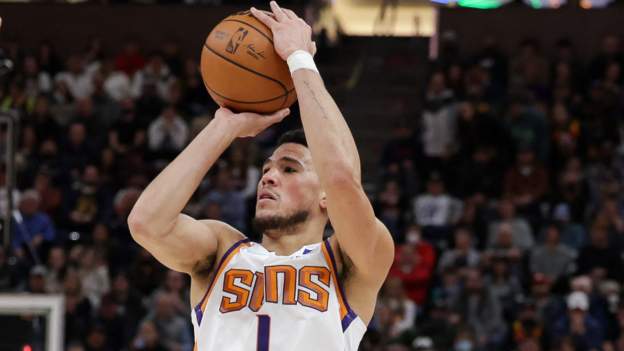 Booker sets Suns record with 40-point game in win over Jazz