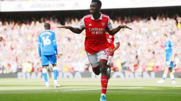 Arsenal 5-1 Everton: Gunners end season with win but miss out on top four