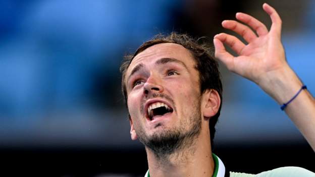 Australian Open: Daniil Medvedev beats Maxime Cressy to reach quarter-finals